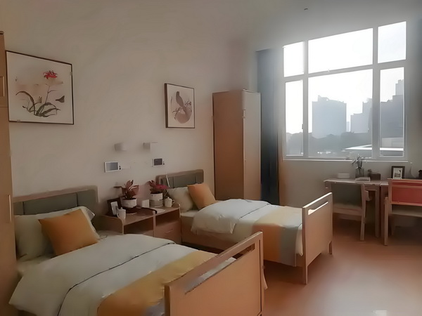 张晚意名下关联7家公司